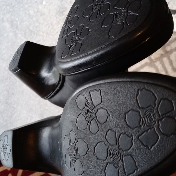 Easy street clogs comfort size 9 Wide - Picture 12 of 12